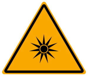 W027 optische straling gevaar bord, waarschuwingsbord optische straling NEN 7010